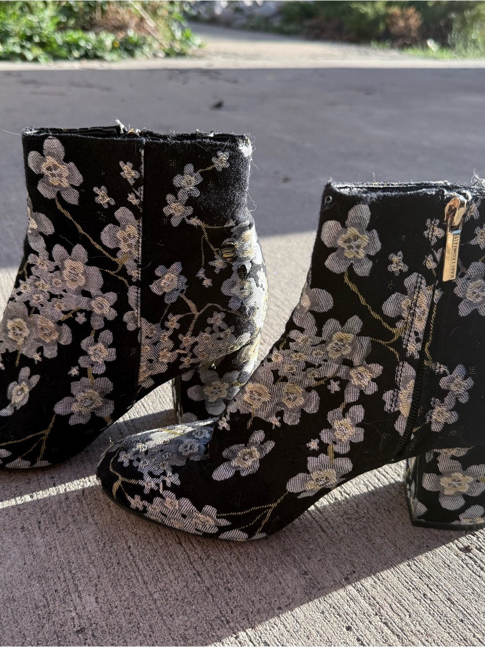 Karl Lagerfeld Black Floral Embroidered Ankle Booties Size 6